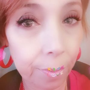 Meet your Posher, Eva